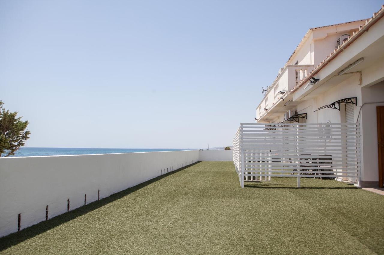Bluriva Hotel Ciro Marina Exterior photo