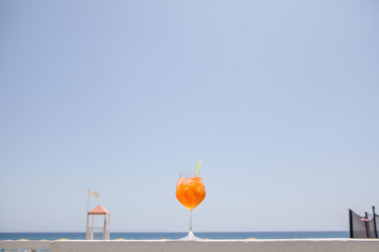 Bluriva Hotel Ciro Marina Exterior photo