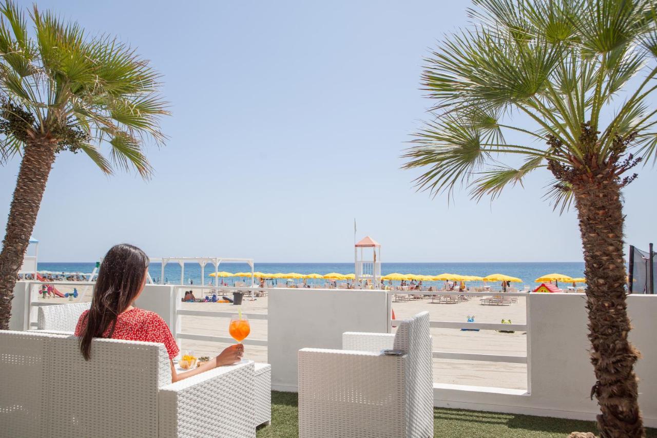 Bluriva Hotel Ciro Marina Exterior photo